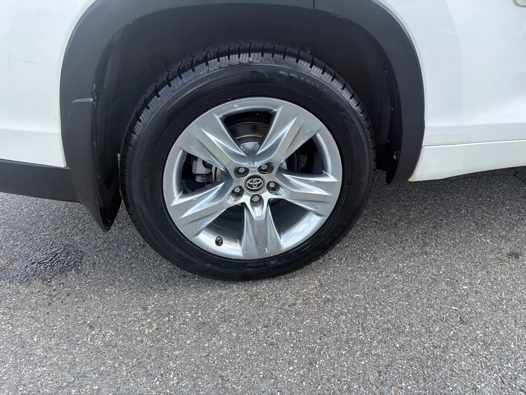 2018 Toyota Highlander 35