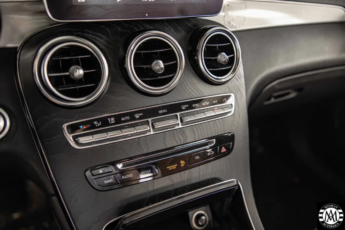 2018 Mercedes-Benz GLC 21