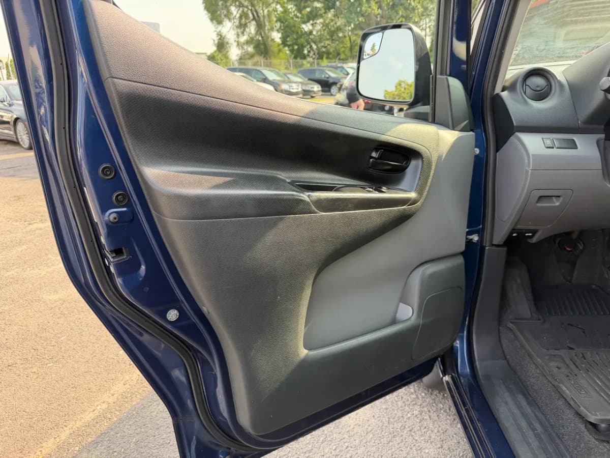 2014 Nissan NV200 8