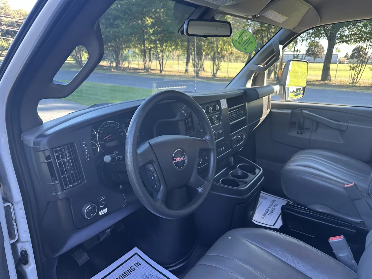 2021 GMC Savana Cutaway 14