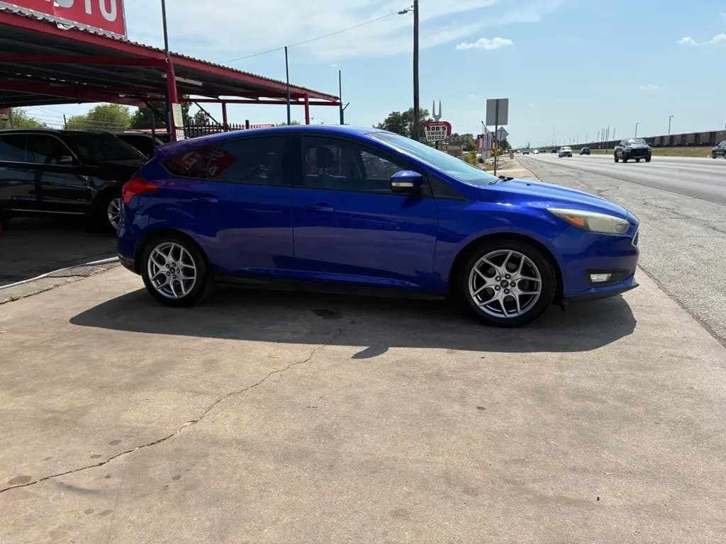 2015 Ford Focus 12