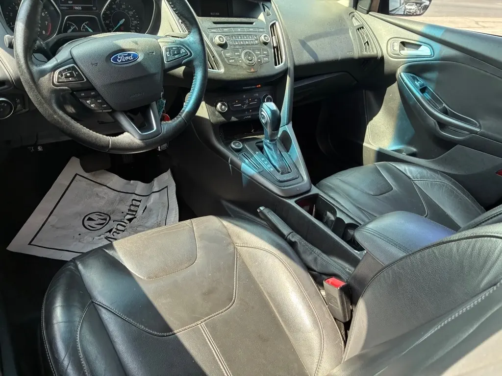 2015 Ford Focus 29