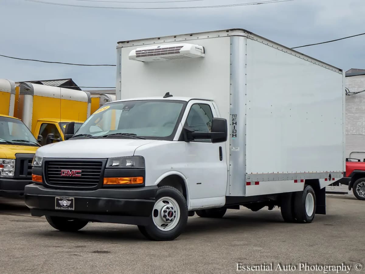 2024 GMC Savana Cutaway 2