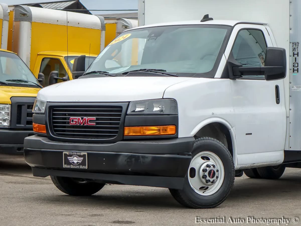 2024 GMC Savana Cutaway 4
