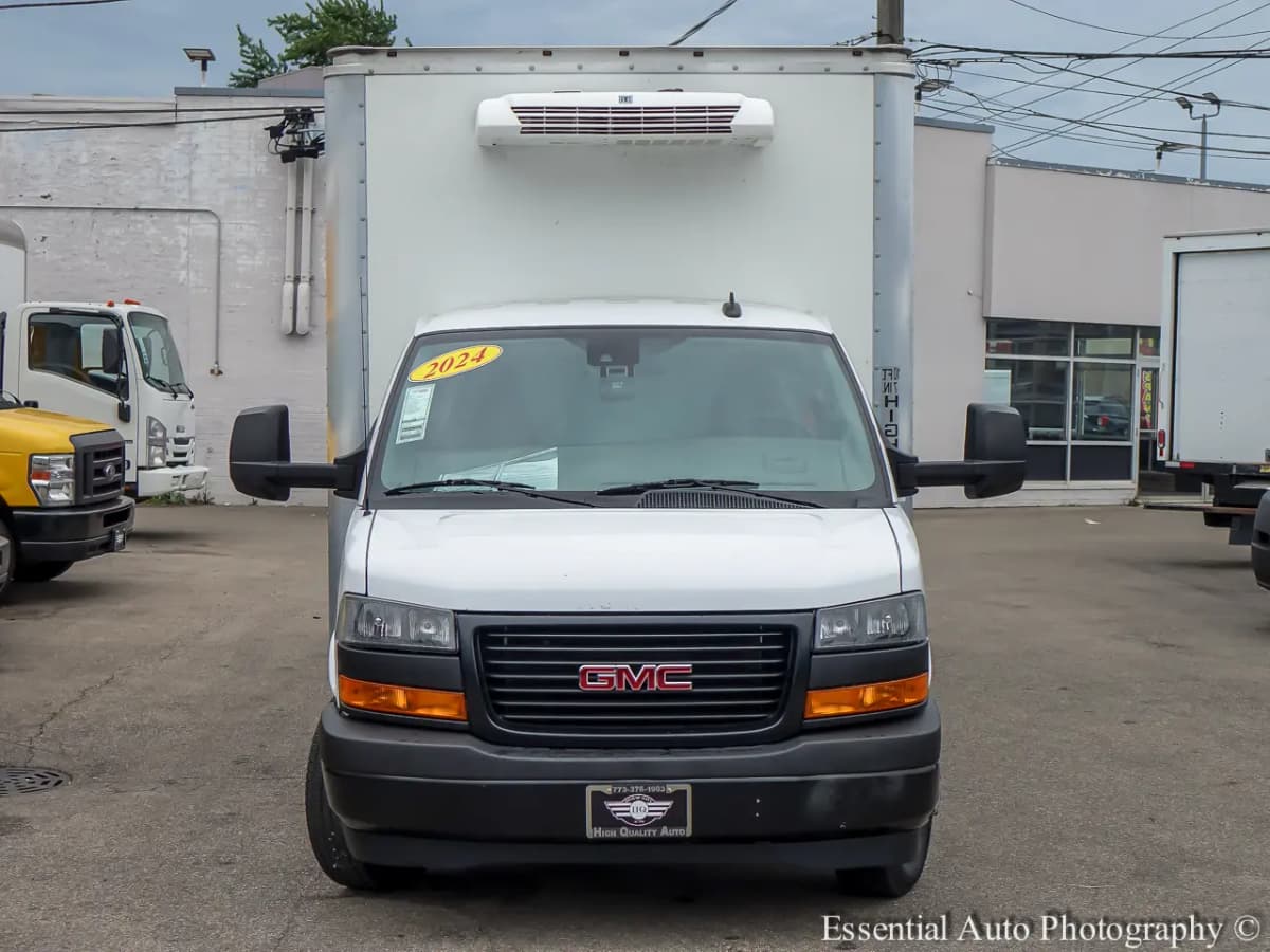 2024 GMC Savana Cutaway 5