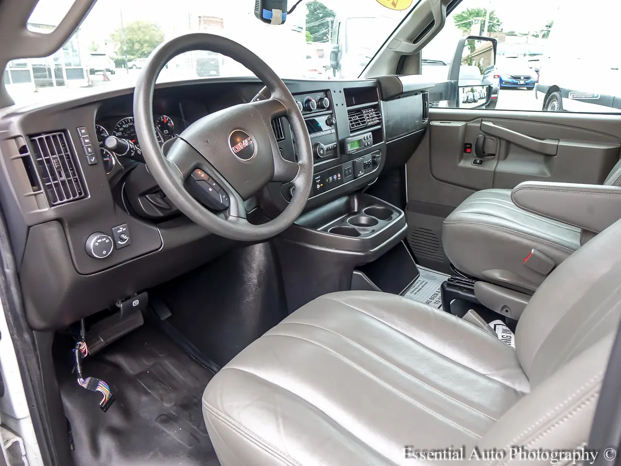 2024 GMC Savana Cutaway 10