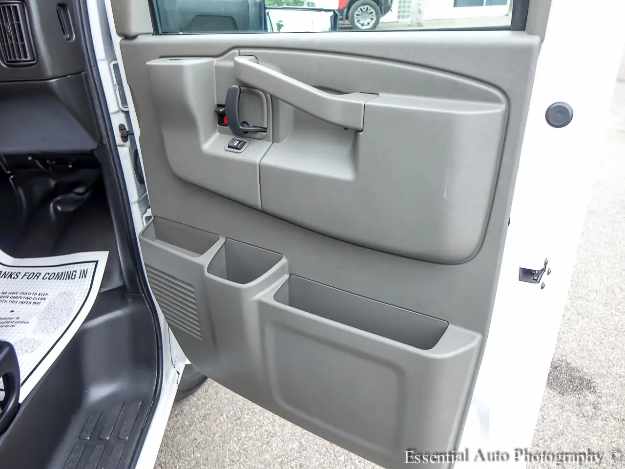 2024 GMC Savana Cutaway 19