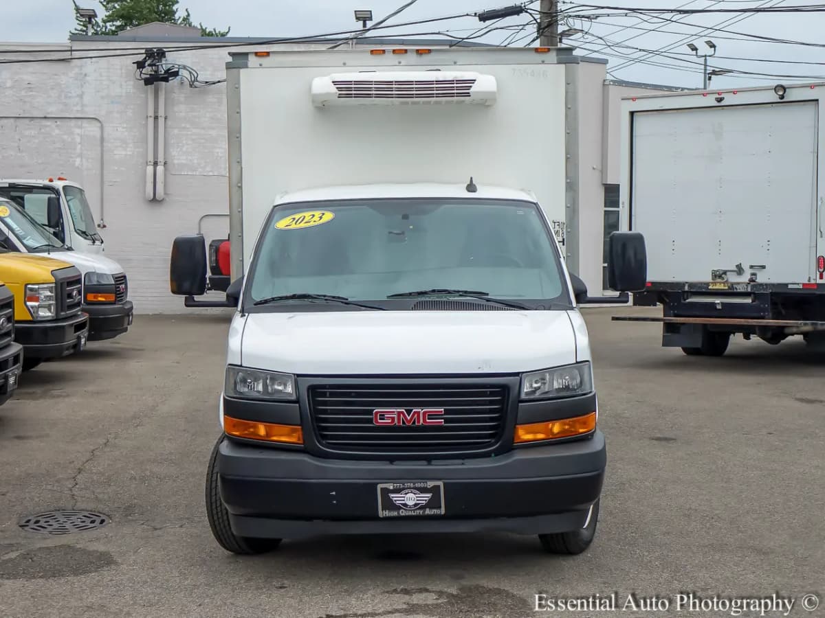 2023 GMC Savana Cutaway 5