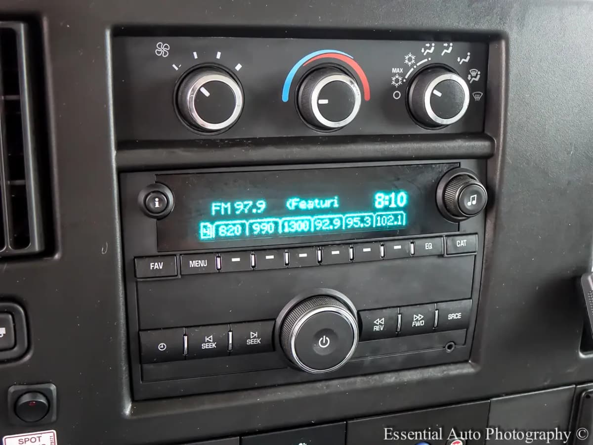 2023 GMC Savana Cutaway 13