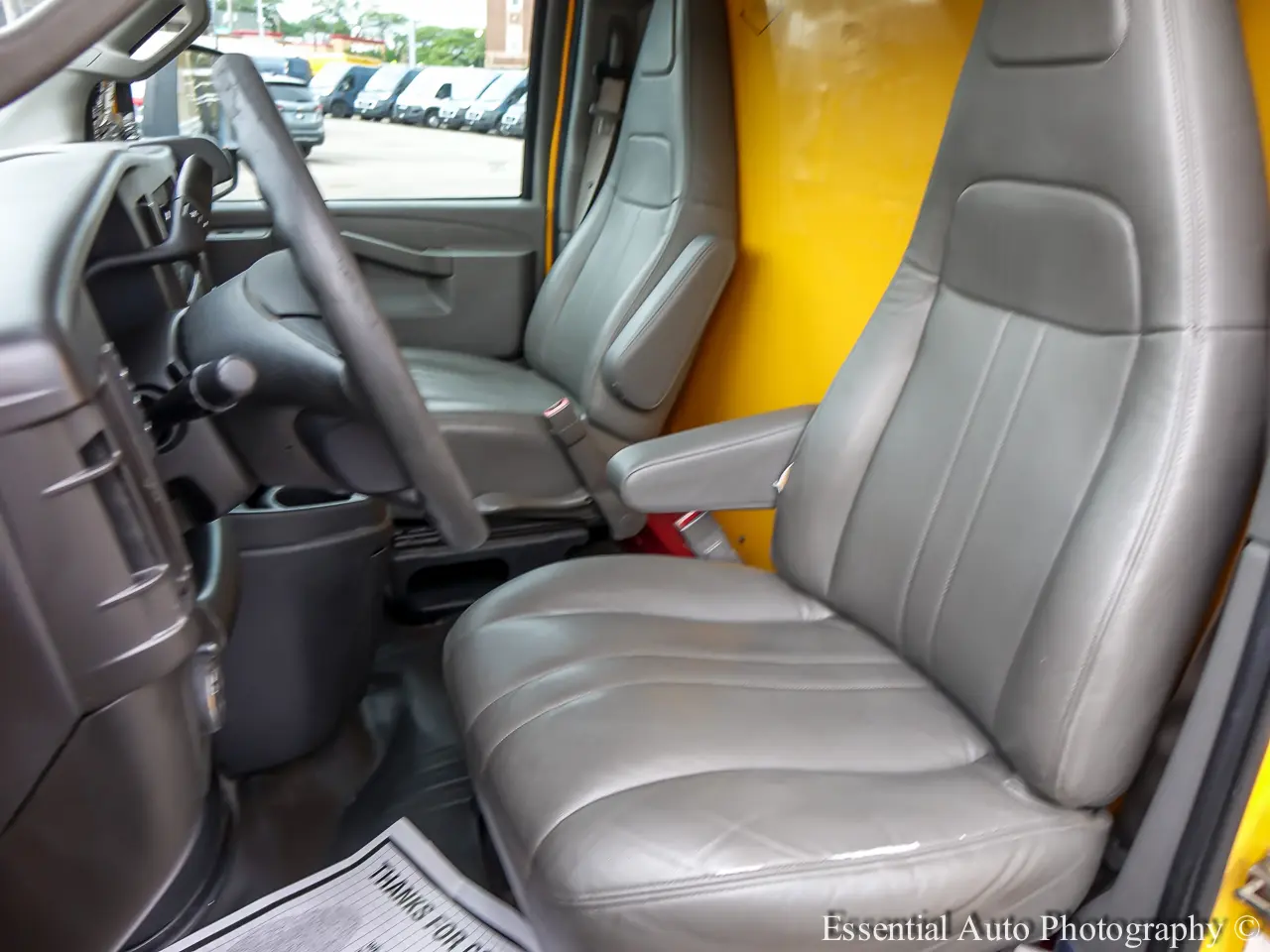 2021 GMC Savana Cutaway 8