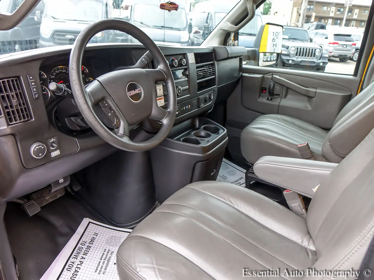 2021 GMC Savana Cutaway 9