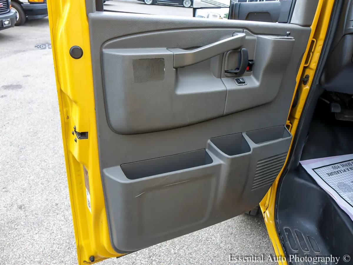 2021 GMC Savana Cutaway 14