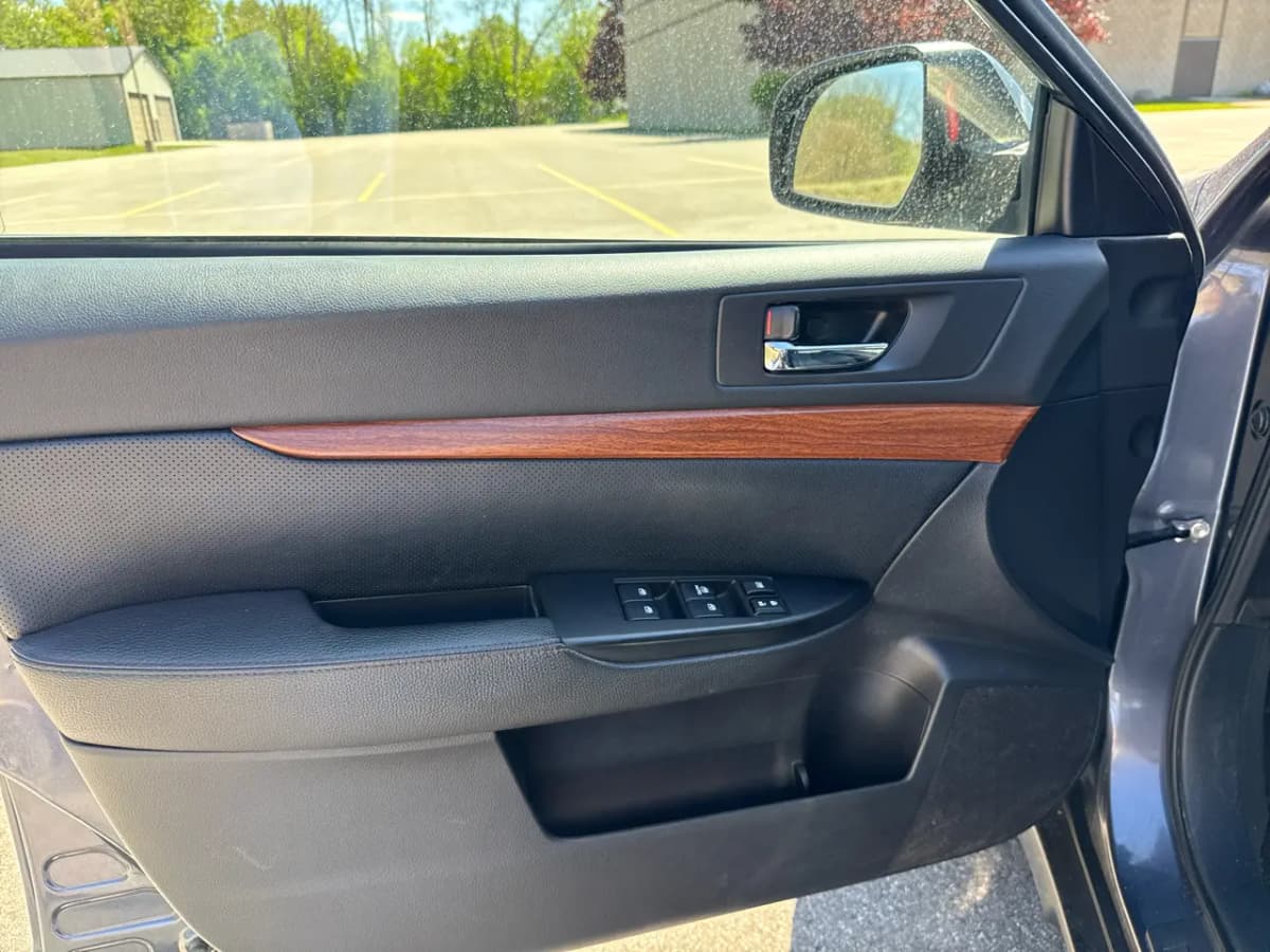 2014 Subaru Outback 13