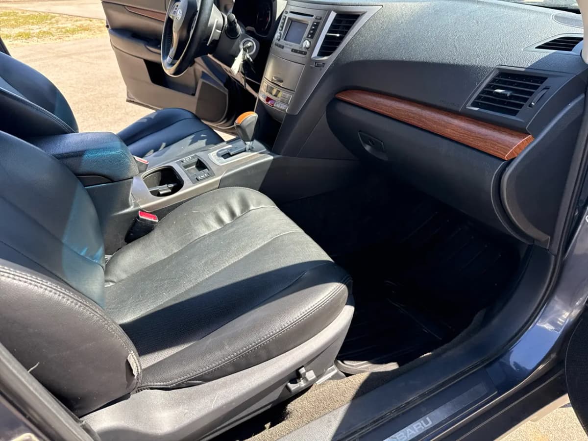 2014 Subaru Outback 26