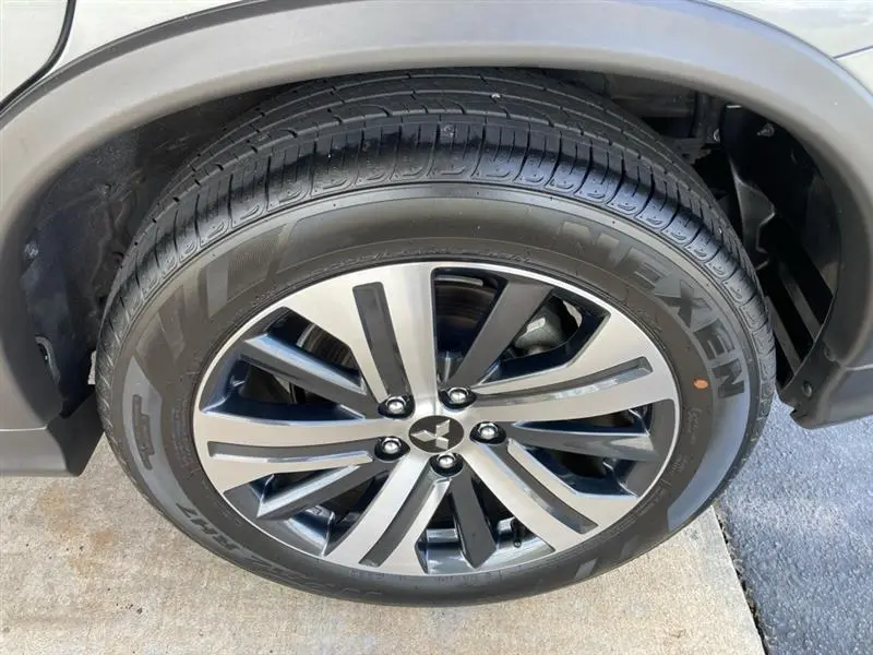 2025 Mitsubishi Outlander Sport 32