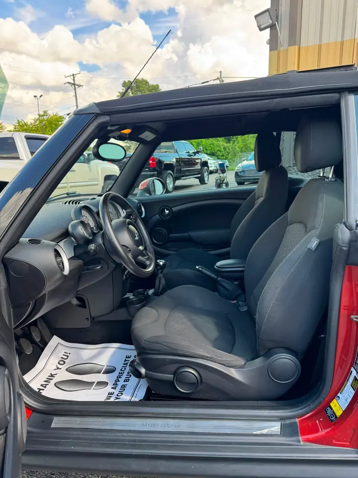 2014 MINI Cooper 13