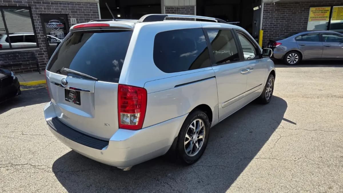 2014 Kia Sedona 5