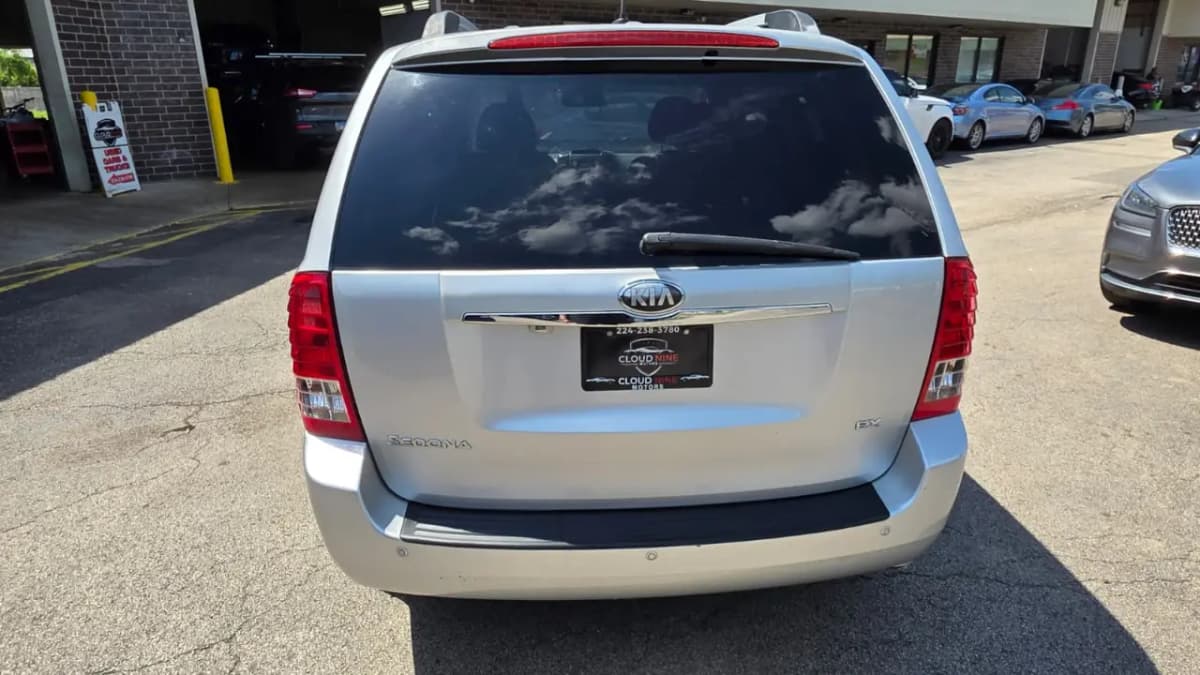 2014 Kia Sedona 8