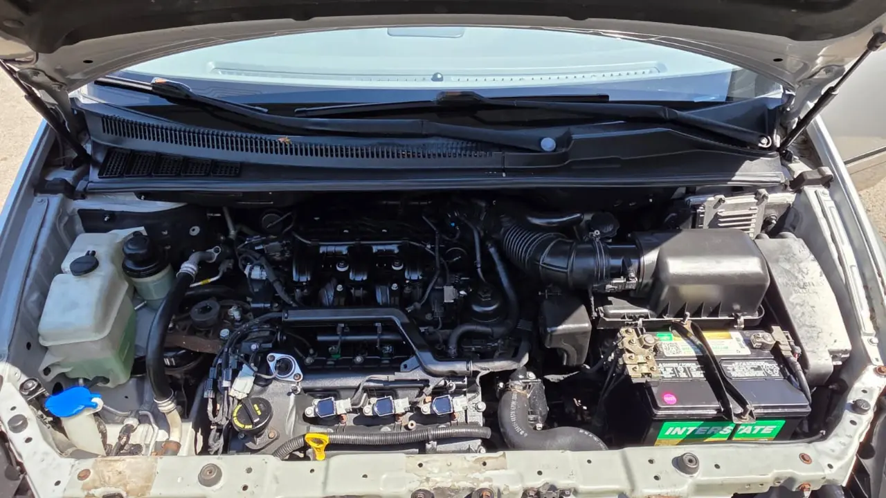 2014 Kia Sedona 21