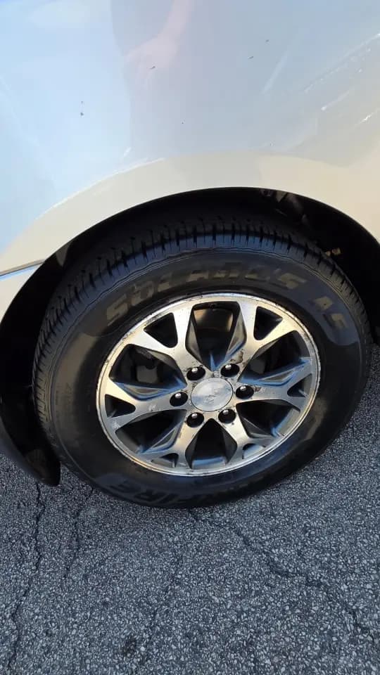 2014 Kia Sedona 24