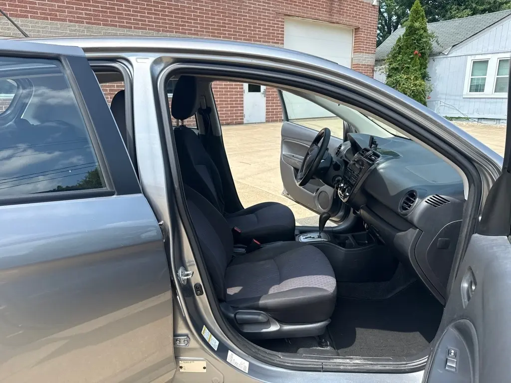 2017 Mitsubishi Mirage 11
