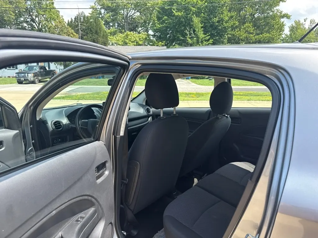 2017 Mitsubishi Mirage 12