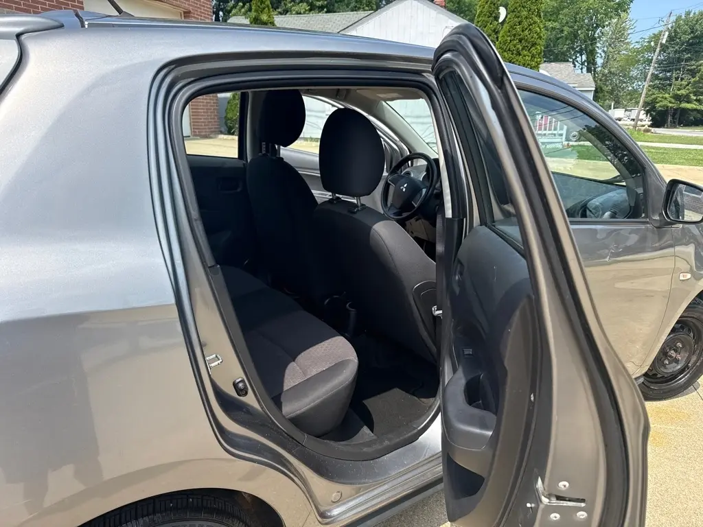 2017 Mitsubishi Mirage 13