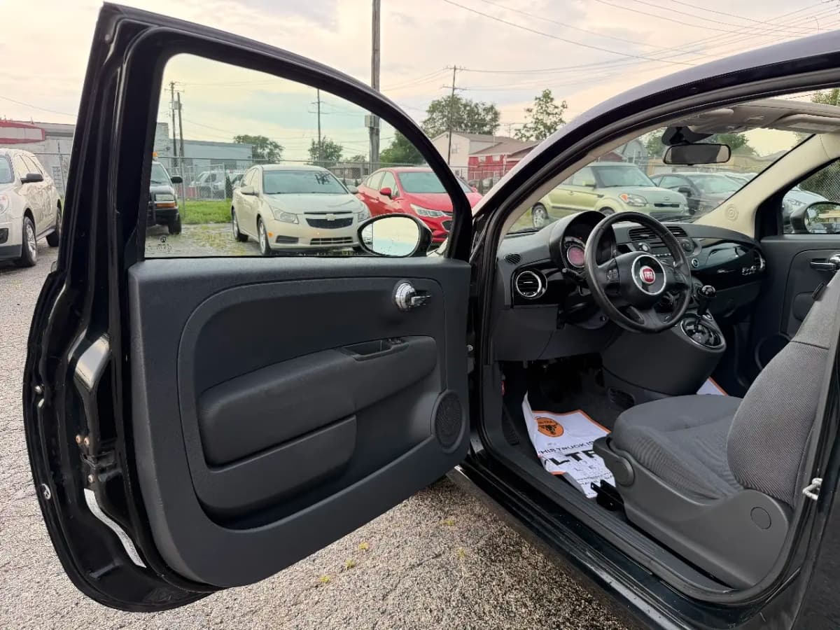 2015 FIAT 500c 17