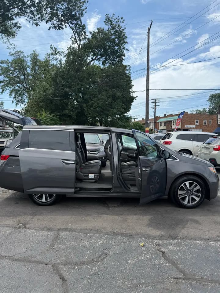 2014 Honda Odyssey 14