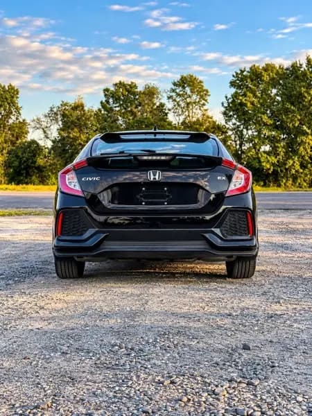 2017 Honda Civic Hatchback 10