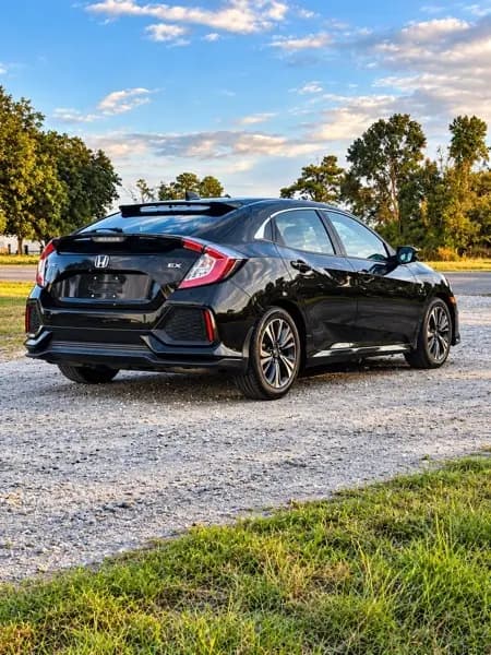2017 Honda Civic Hatchback 11