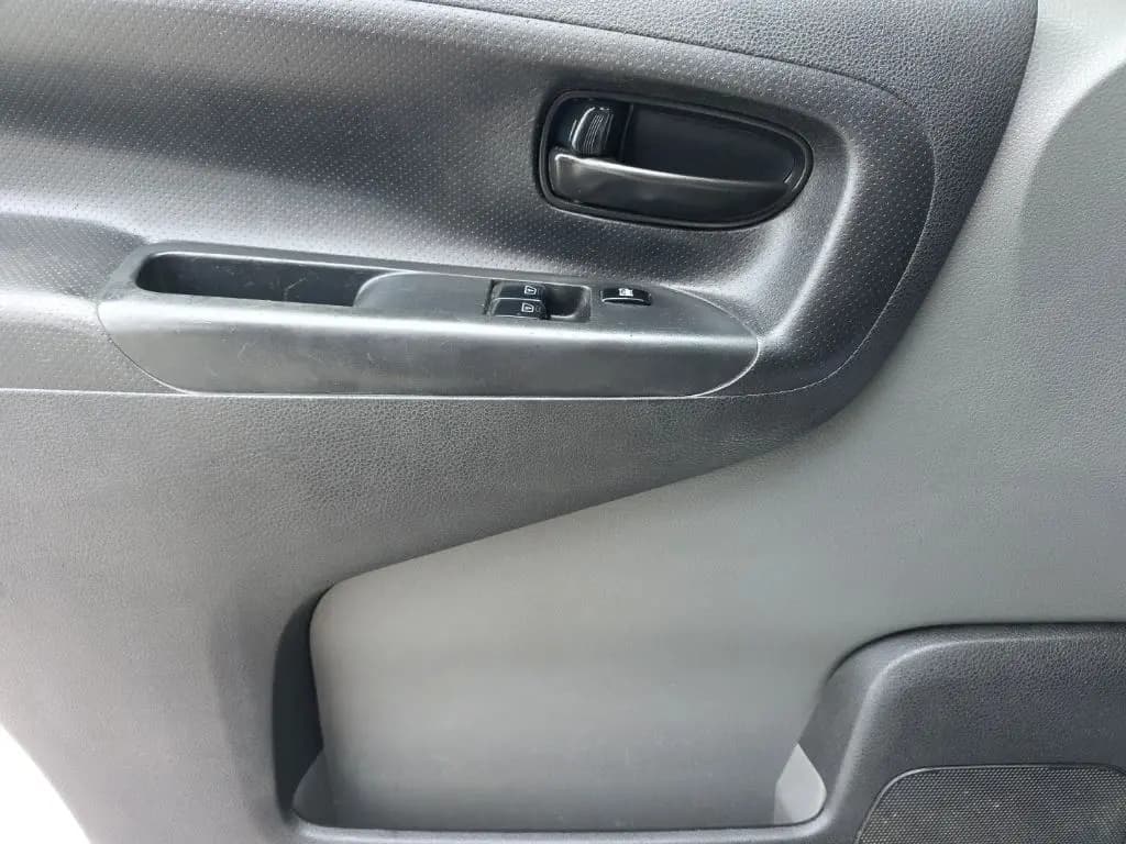 2015 Nissan NV200 13