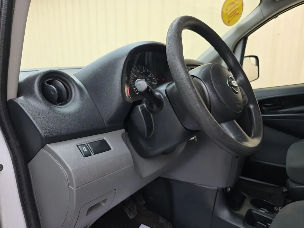 2015 Nissan NV200 14