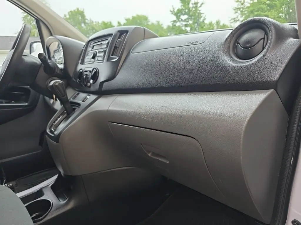 2015 Nissan NV200 19