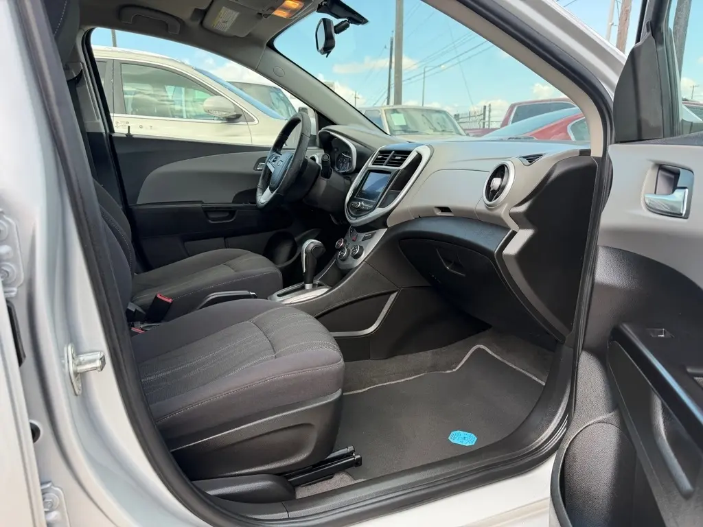 2020 Chevrolet Sonic 8