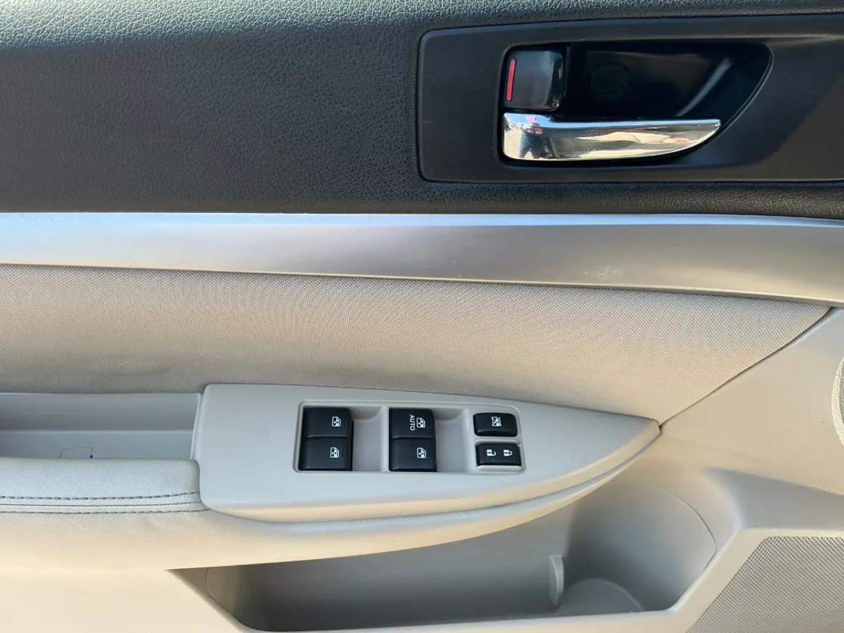 2014 Subaru Outback 15
