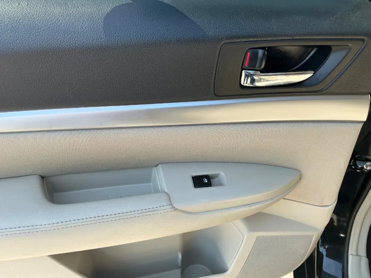 2014 Subaru Outback 16