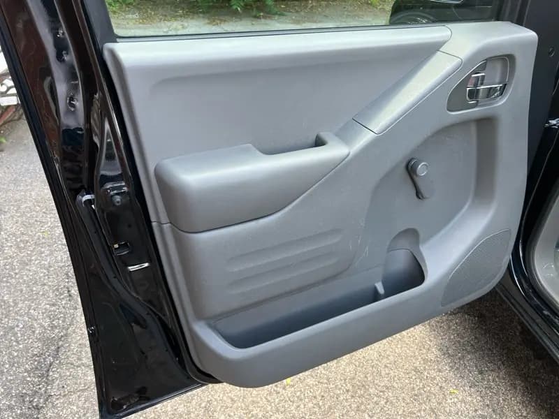 2016 Nissan Frontier 8