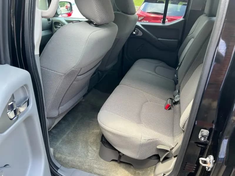 2016 Nissan Frontier 9