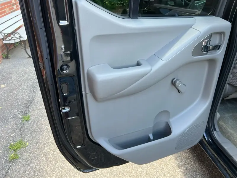 2016 Nissan Frontier 10