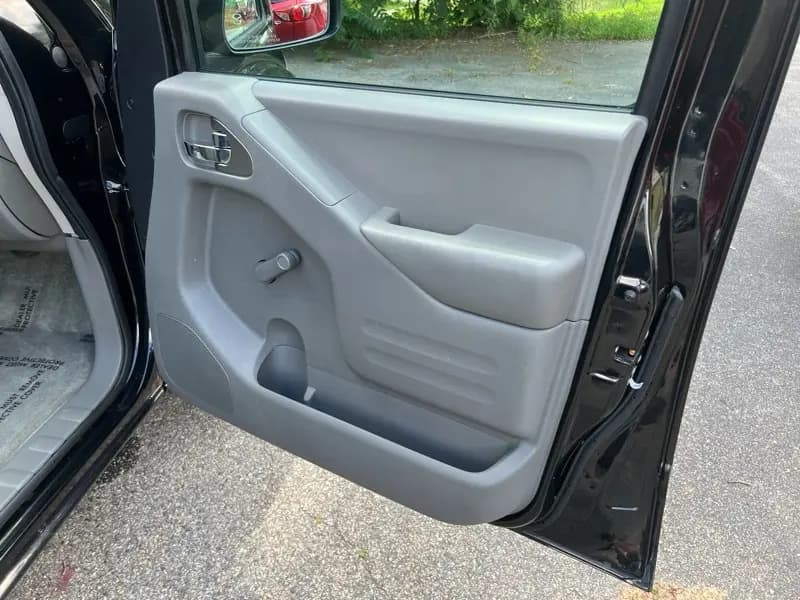 2016 Nissan Frontier 12
