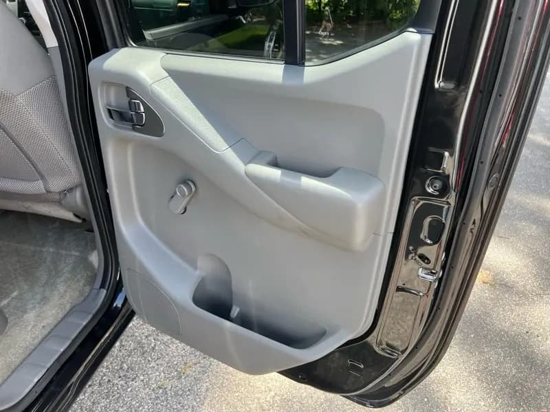 2016 Nissan Frontier 14