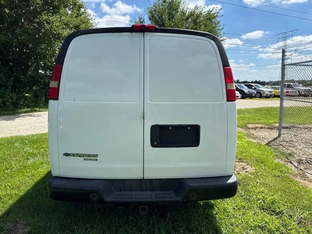 2015 Chevrolet Express Cargo 6