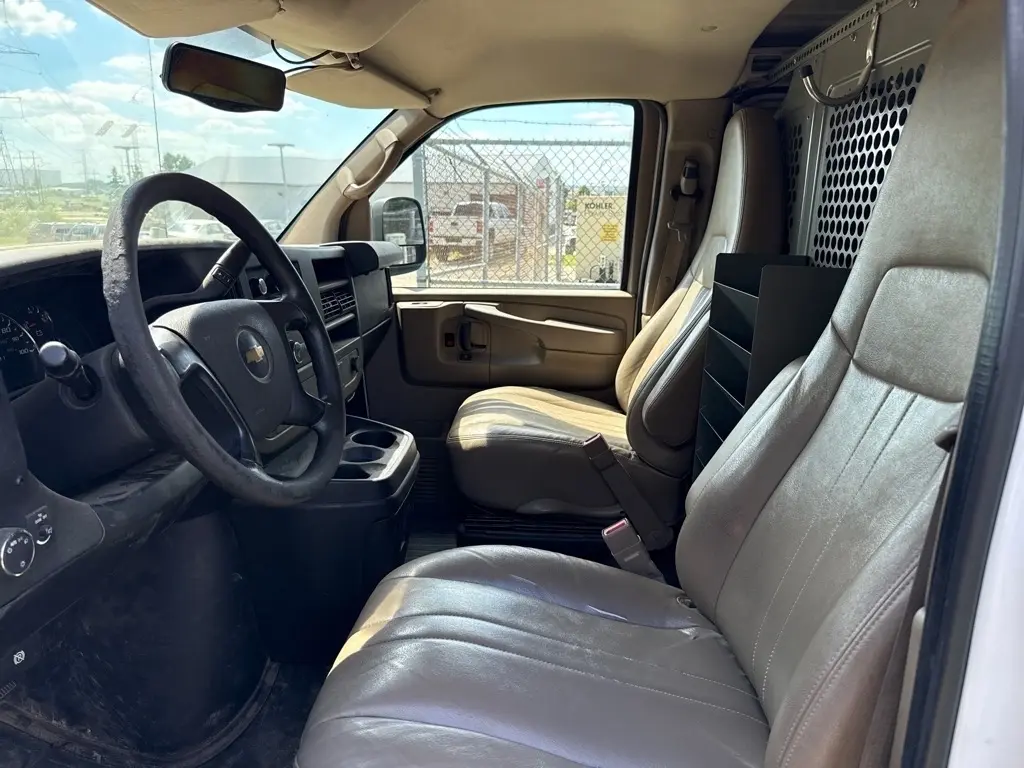 2015 Chevrolet Express Cargo 9