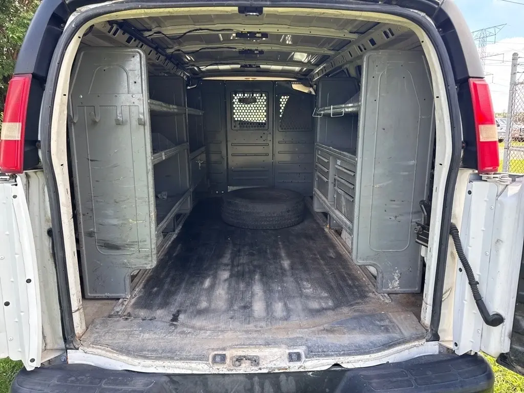 2015 Chevrolet Express Cargo 11