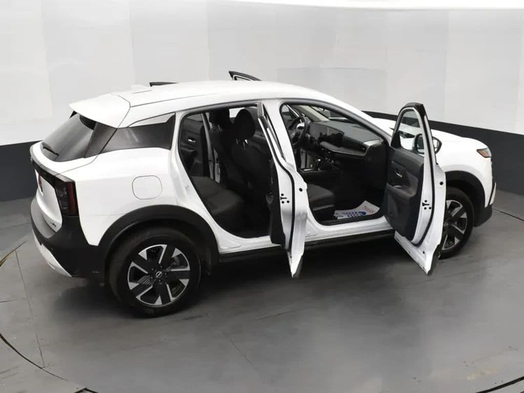 2025 Nissan Kicks 6