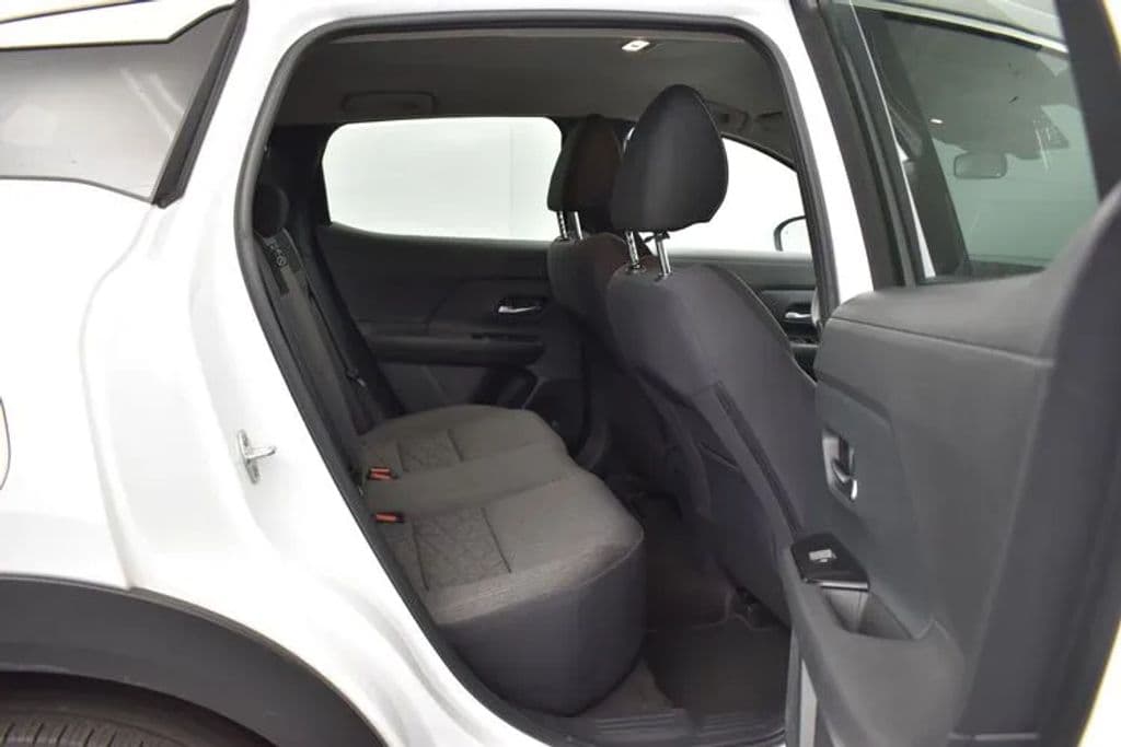 2025 Nissan Kicks 18