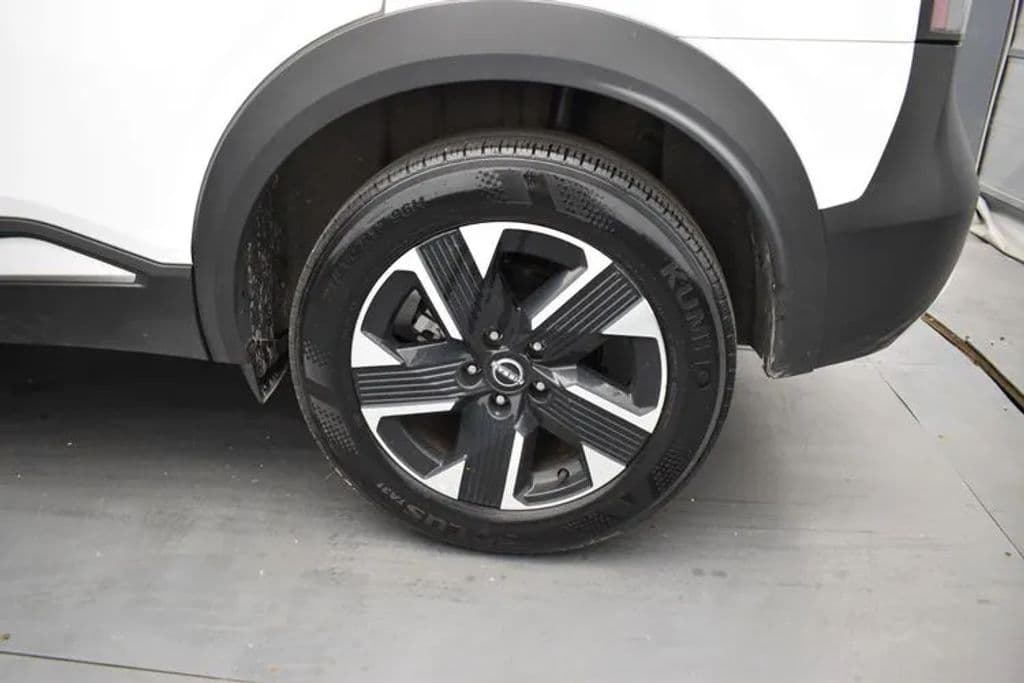 2025 Nissan Kicks 35