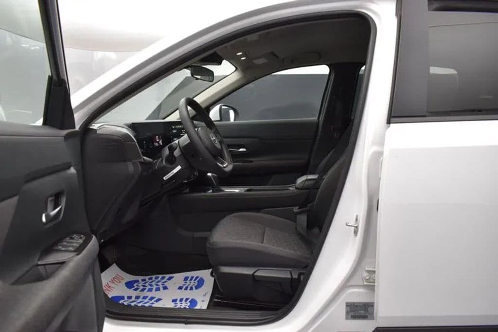2025 Nissan Kicks 14