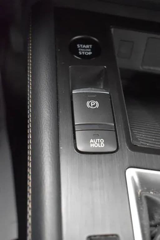 2025 Nissan Kicks 33